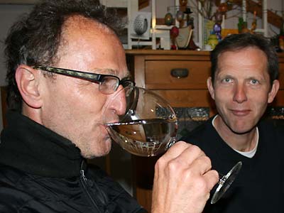 Uwe Loda mit Weinglas, Thomas Kochhan