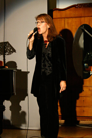 Anne Kloos singt