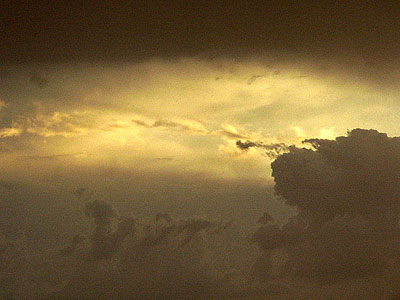 Himmel beim Gewitter über der Rheinebene